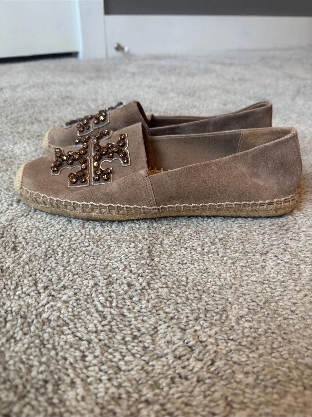 NWOB Tory Burch Taupe Suede Espadrille Flats with Jeweled Logo